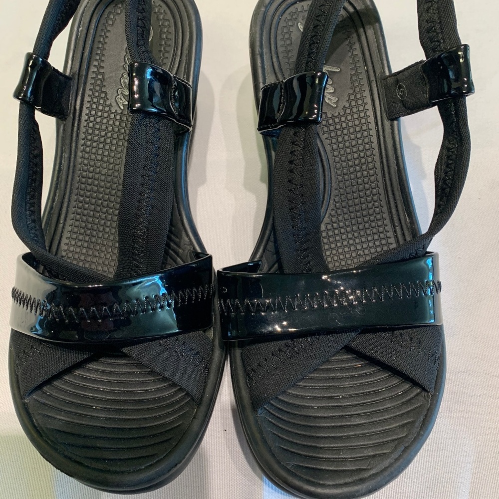 Woman's Skecher's heeled shoes